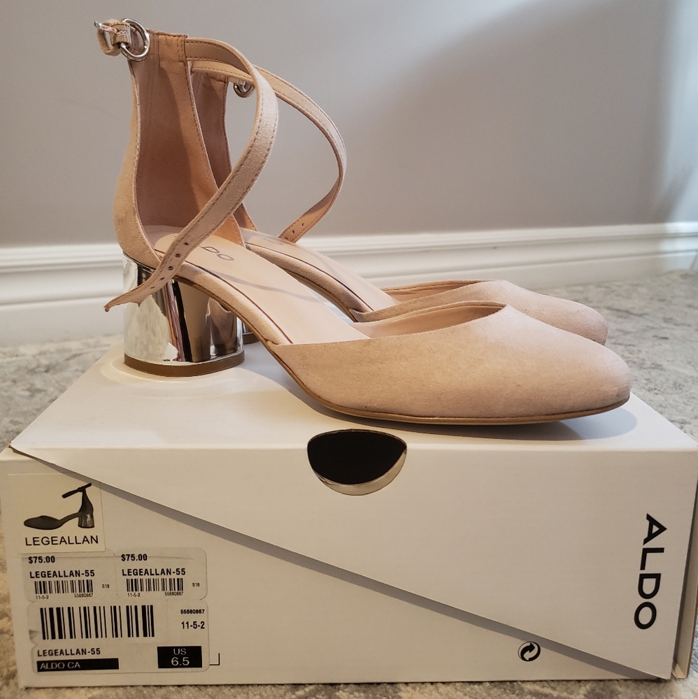 Beige Suede Heeled shoes Women size 6.5 us